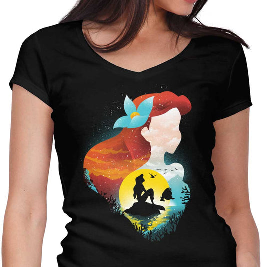 Sea Princess Silhouette - Women's V-Neck