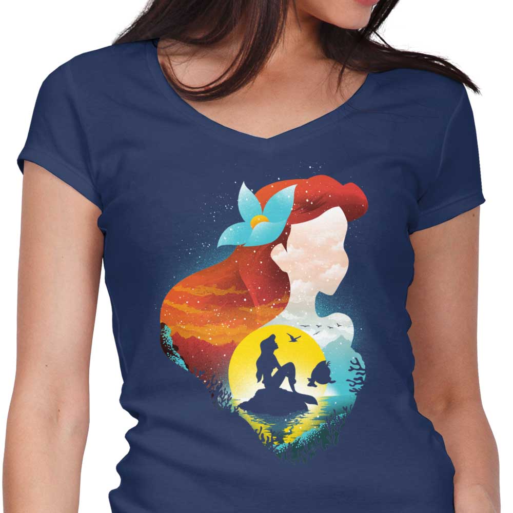 Sea Princess Silhouette - Women's V-Neck