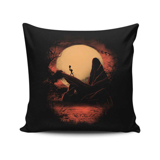 King Silhouette - Throw Pillow